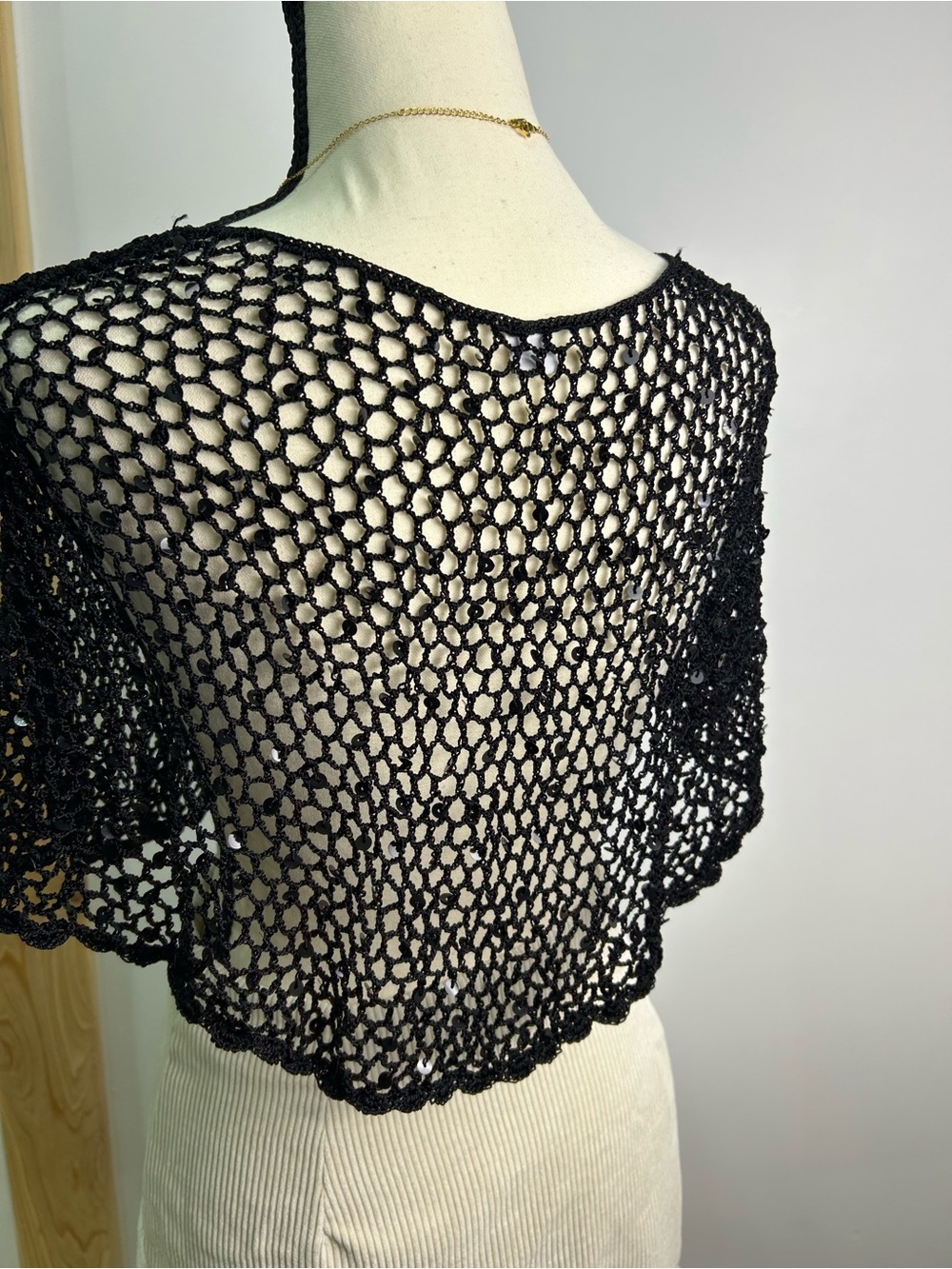 Black Open-Knit Crochet Shrug Bolero - Picture 6 of 7